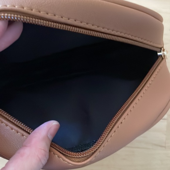 Sale! Basketweave Belt Bag - Picture 4 of 4